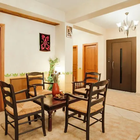 别墅 Alluring Holiday In Stournareika With Balcony Pýli